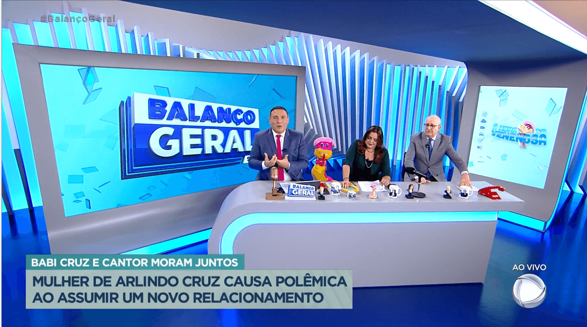 Na "Hora da Venenosa" dessa sexta feira foi abordado o caso de Arlindo Cruz e a esposa Babi Cruz e acabou despertando uma história da vida de Lombardi (Foto Reprodução/PlayPlus)) Na "Hora da Venenosa" dessa sexta feira foi abordado o caso de Arlindo Cruz e a esposa Babi Cruz e acabou despertando uma história da vida de Lombardi (Foto Reprodução/PlayPlus))
