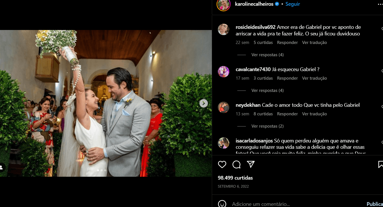Postagem de Karoline sobre o seu casamento, apesar das criticas nos comentários ela pareceu super feliz (Foto Reprodução/Instagram) Postagem de Karoline sobre o seu casamento, apesar das criticas nos comentários ela pareceu super feliz (Foto Reprodução/Instagram)