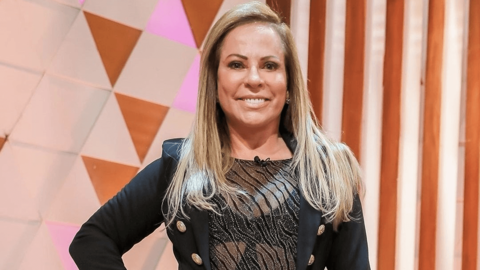http://tvfoco.uai.com.br/wp-content/uploads/2015/05/Daniela-Mercury.jpg