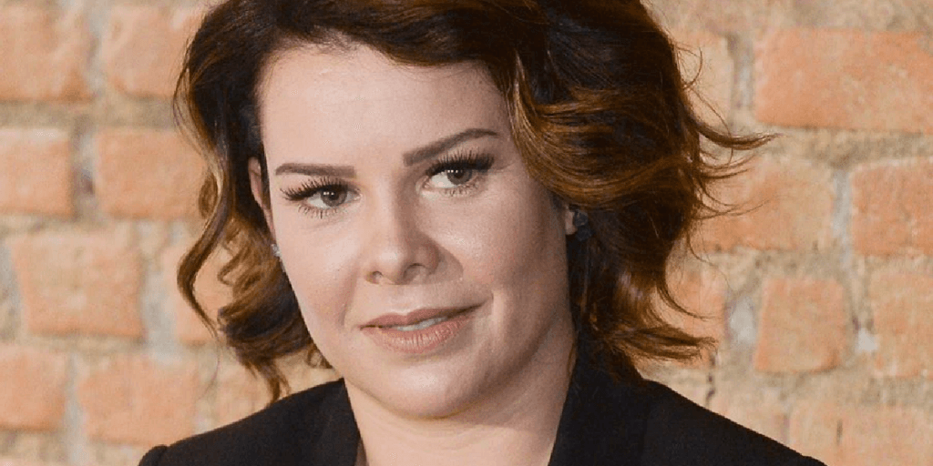 Relação com mulher, com nova profissão e bem mais magra: a vida de Fernanda Souza após a Globo
