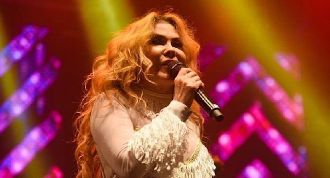 http://tvfoco.uai.com.br/wp-content/uploads/2015/05/Daniela-Mercury.jpg