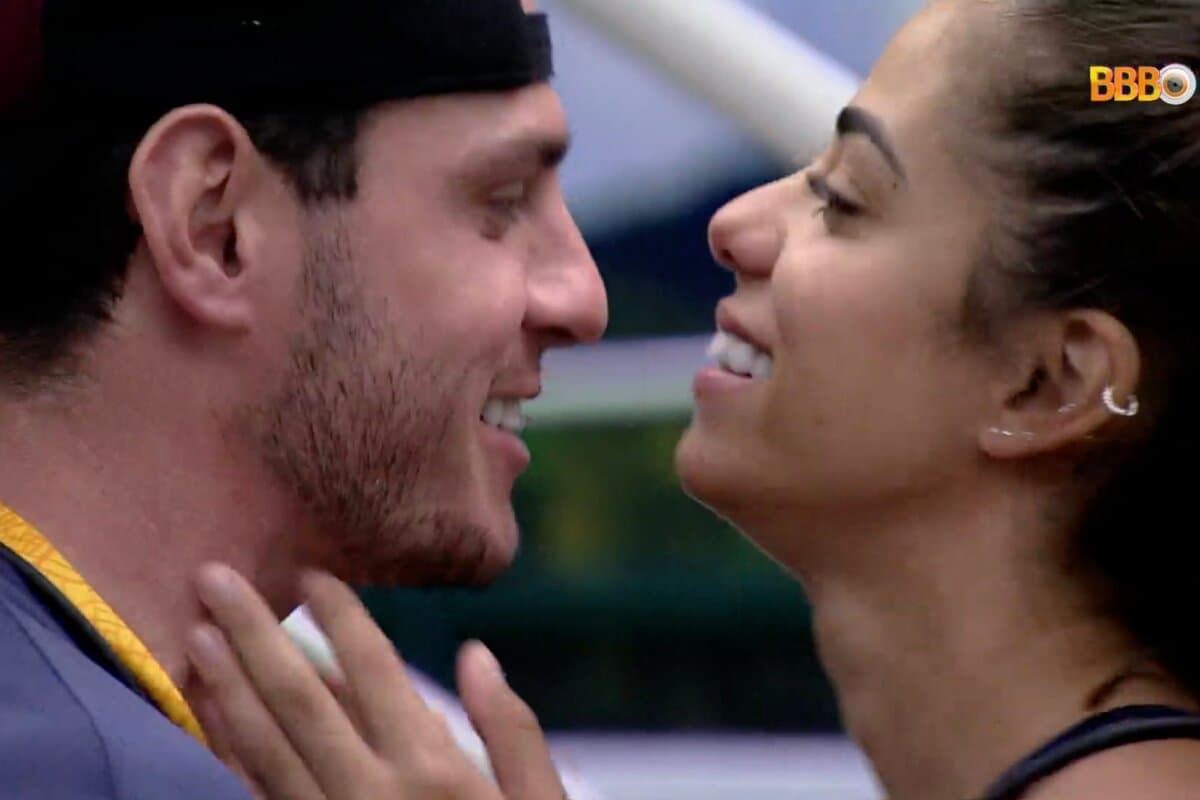 http://tvfoco.uai.com.br/wp-content/uploads/2015/05/Daniela-Mercury.jpg