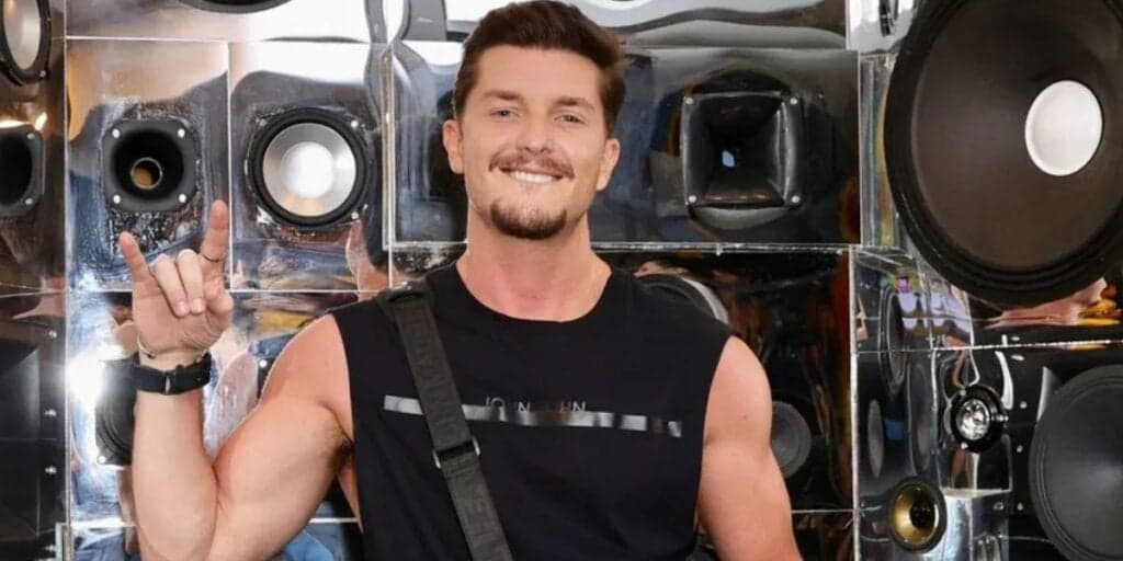 Klebber Toledo assume que divide suas cuecas e roupas com o maior amor da sua vida: "De qualquer jeito"