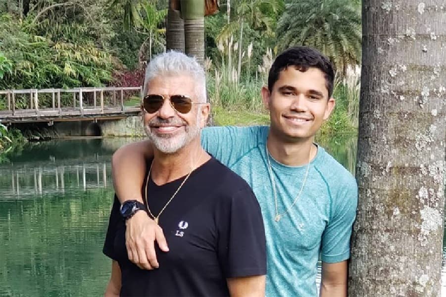 Lulu Santos ao lado do atual marido (Foto: Divulgação/ Instagram)