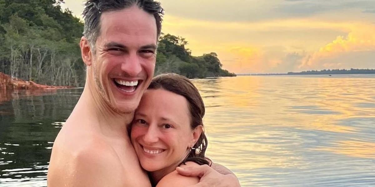 Mateus Solano ao lado da esposa (Foto: Divulgação/ Internet)