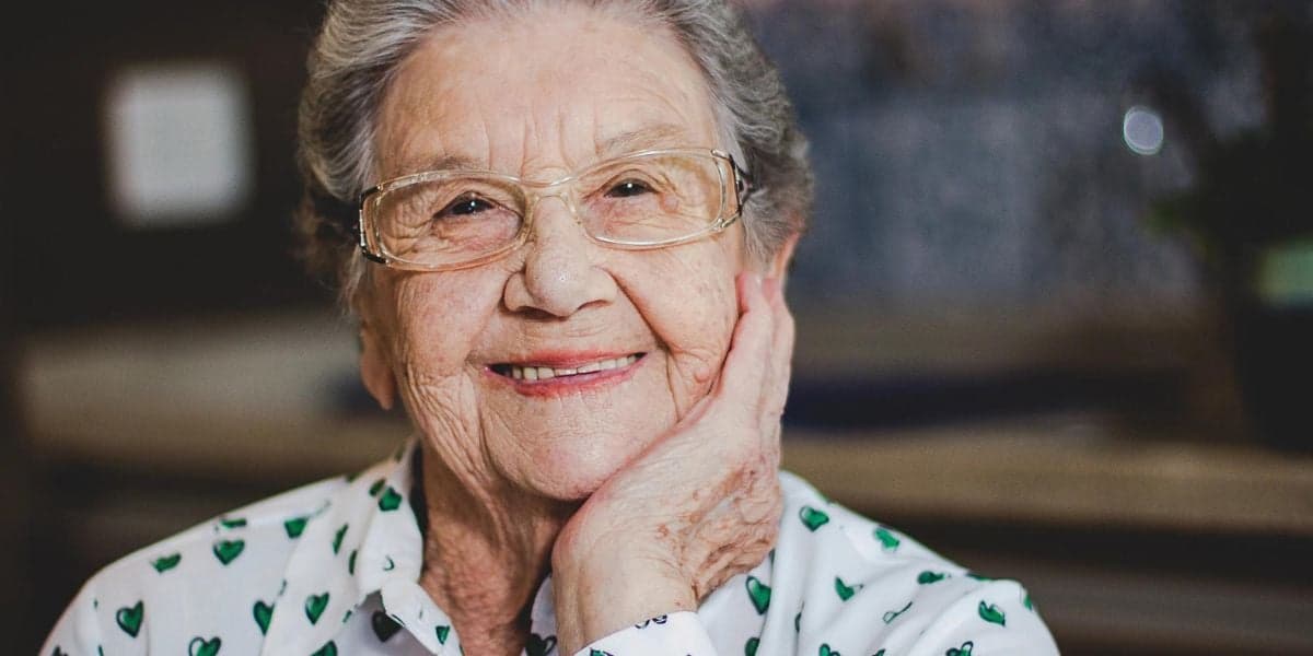 Palmirinha está com 91 anos, recusa voltar a televisão após demissão da Gazeta, vende pão de queijo e continua com empresas (Foto: Instagram)