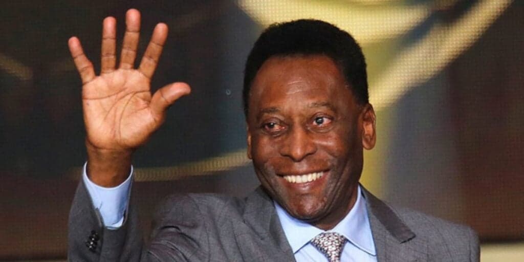 Reviravolta em herança: mulher alega ser "filha" de Pelé e fará exame para entrar em partilha de bens