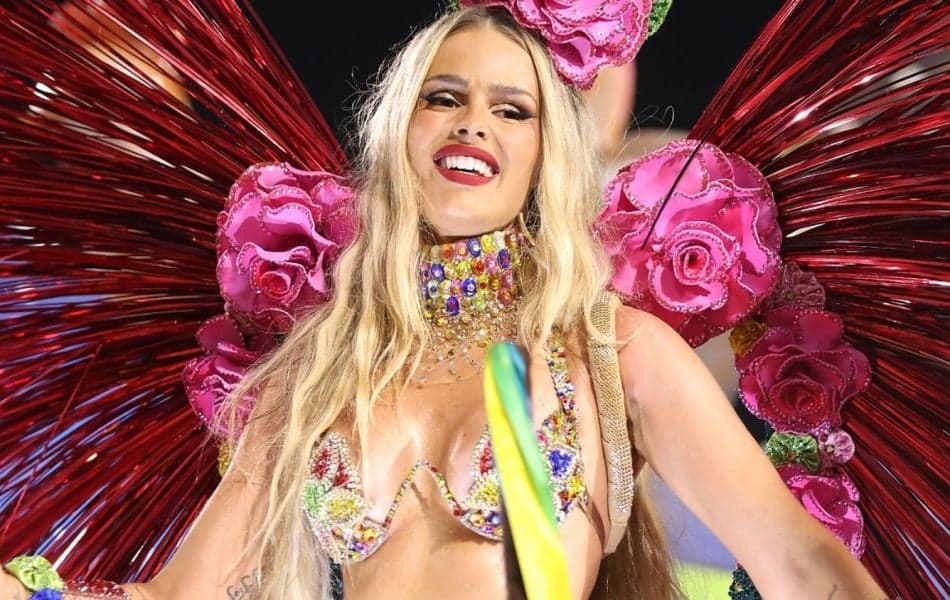 EXPULSA: Yasmin Brunet dá show de estrelismo, é arrancada de escola de samba e detonada com o que fez