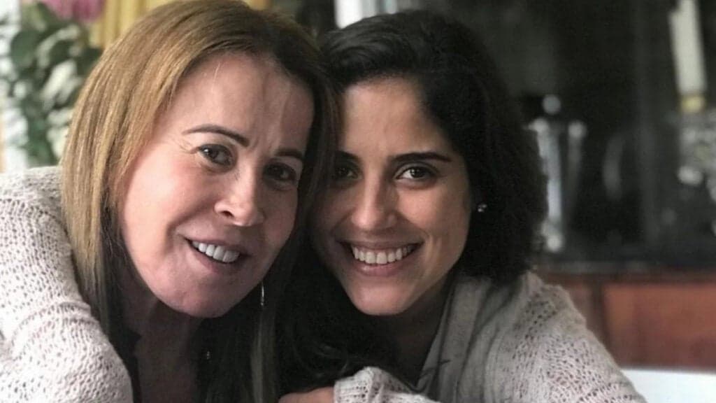 Camilla Camargo, filha de Zezé, entrega foto com Zilu e é sincera sobre a mãe: "Eu sinto dela"