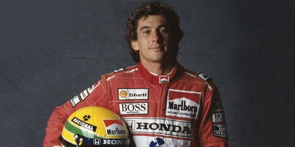Esta foi uma das últimas atitudes que Ayrton Senna teve antes de morrer: "Recebi das mãos dele"