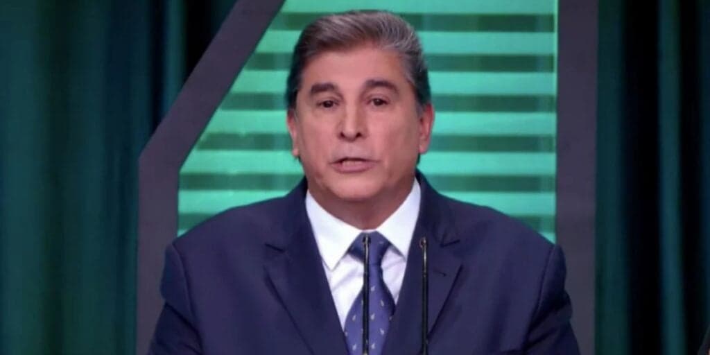 Coube a Carlos Nascimento entrar em plantão urgente e dar notícia de tragédia que abalou o Brasil