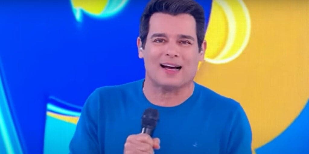 Estúdio próprio, cozinha moderna e sala de jantar cheia de vidros: a mansão absurda de Celso Portiolli