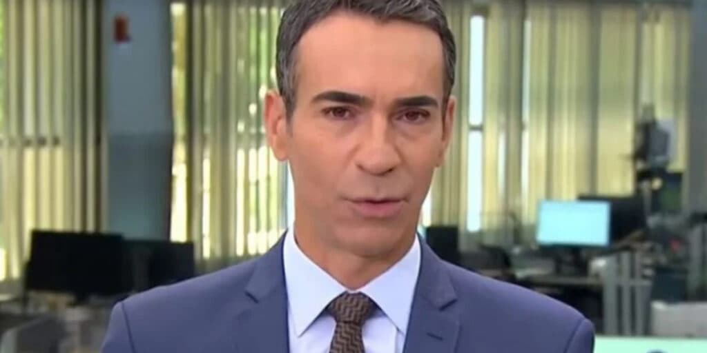 César Tralli é pego de surpresa em bastidores da Globo e entrega vídeo no meio da redação: "Repito"