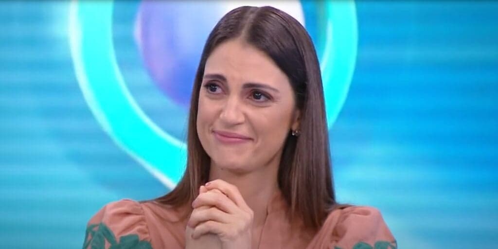 SBT anuncia pedido de prisão de famosa e Chris Flores se vê obrigada a derrubar programa ao vivo