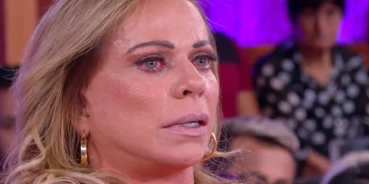 http://tvfoco.uai.com.br/wp-content/uploads/2015/05/Daniela-Mercury.jpg