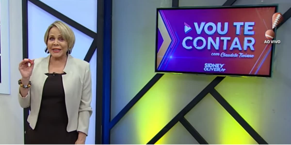 Claudete Troiano explode com equipe na RedeTV! - Foto: Reprodução/RedeTV!