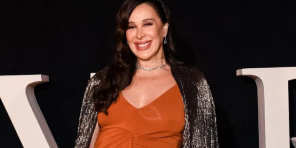 Claudia Raia revolta brasileiros ao se exibir em nova mansão luxuosa que comprou: "Ridícula"