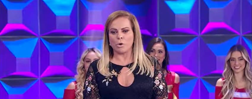 http://tvfoco.uai.com.br/wp-content/uploads/2015/05/Daniela-Mercury.jpg