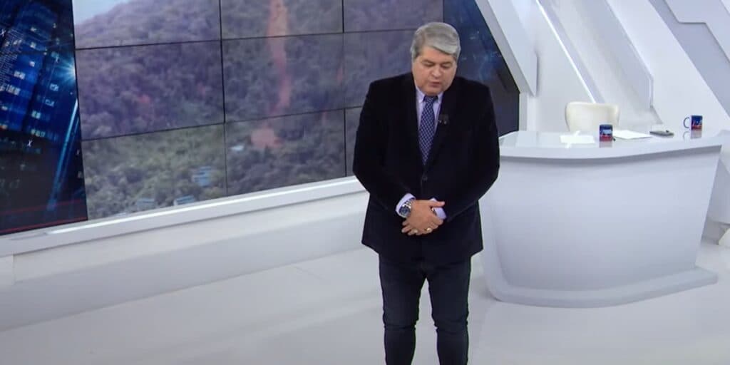 Datena abre o Brasil Urgente de cabeça baixa, sem voz e entrega motivo desolador: “Muito difícil”