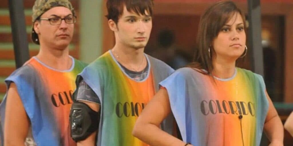 Participante icônico denuncia o que ouviu no BBB, revela guerra com produção e fala de Boninho: “Outra pessoa”