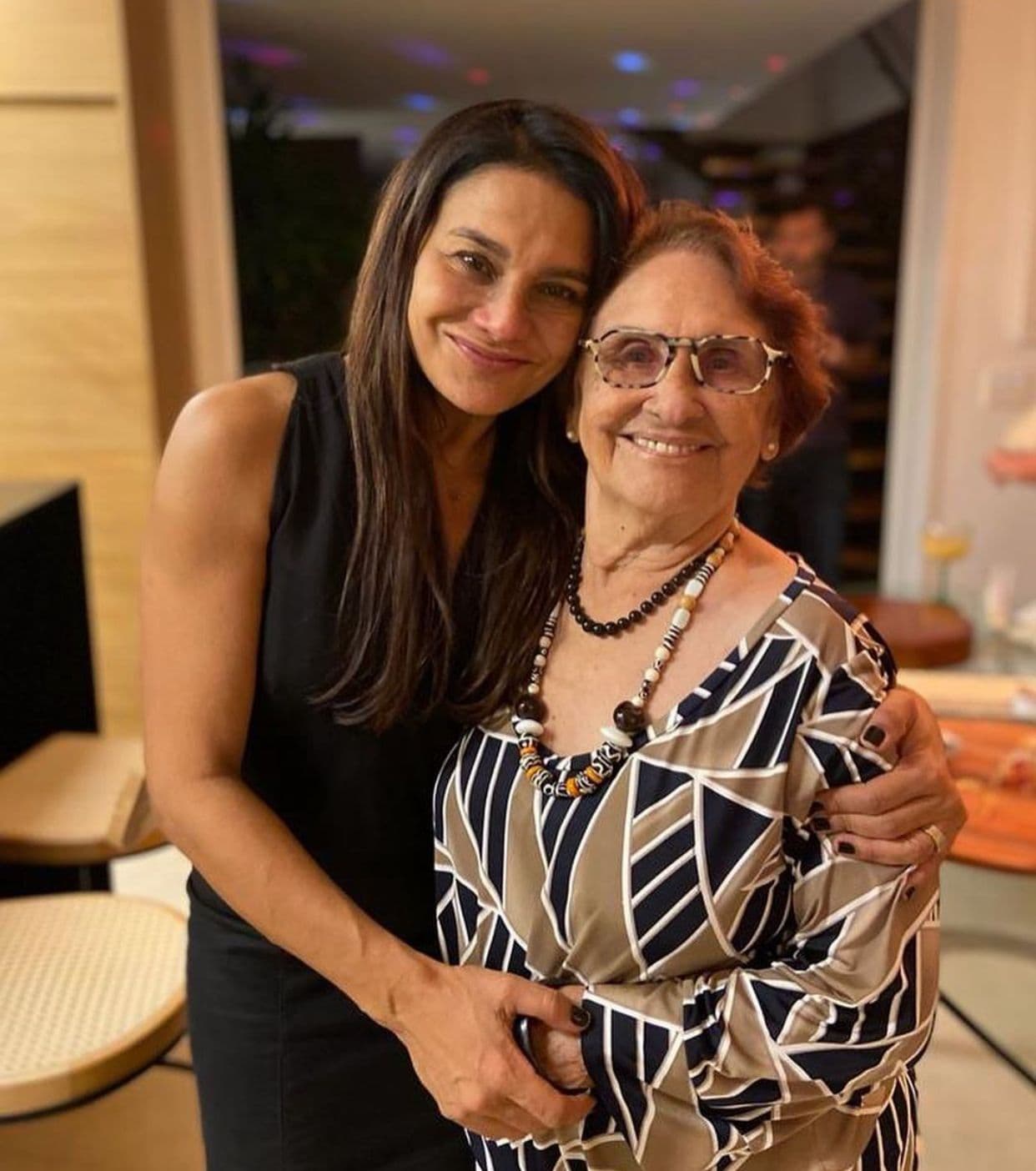 Dira Paes usou as redes sociais para se despedir de sua mãe, Flor (Reprodução - Instagram)