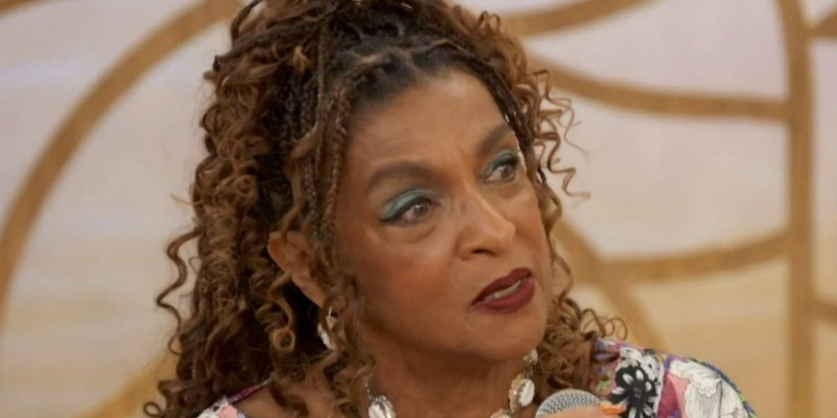Elisa Lucinda em trecho no "Encontro" (Foto: Reprodução/TV Globo)