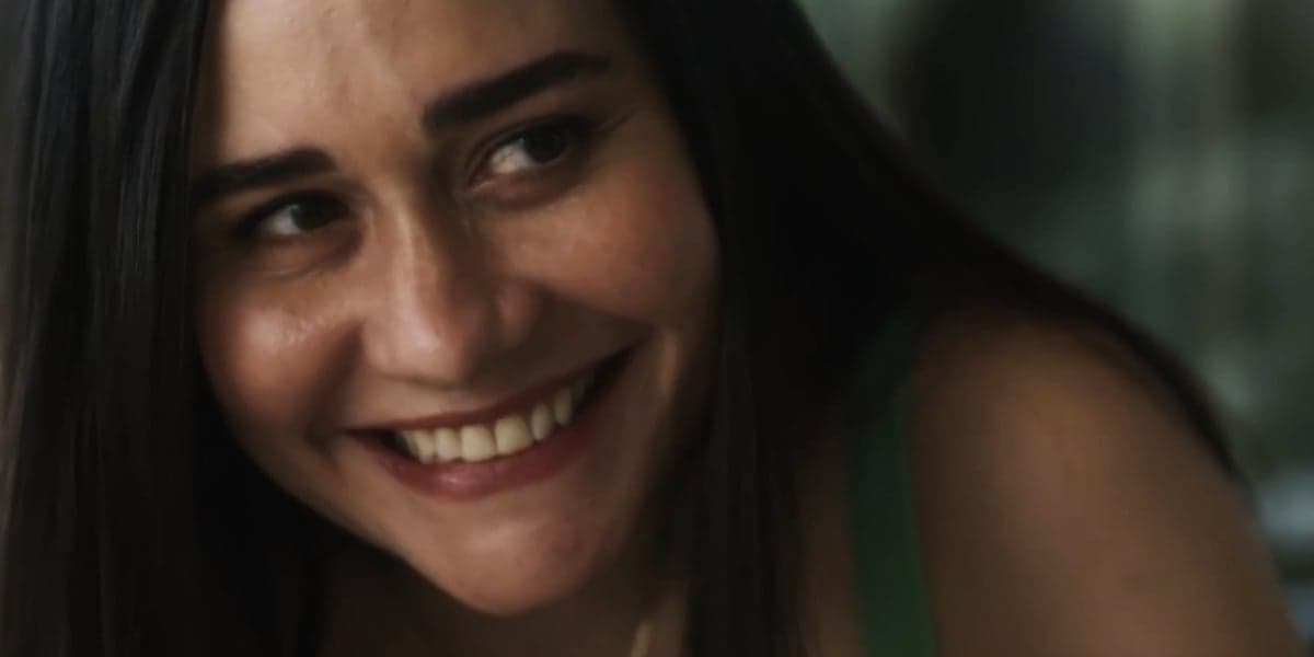 Guida vai rir da prisão de Moretti na novela Travessia 