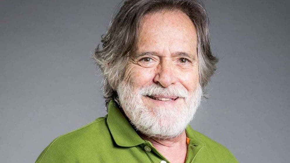 A relação discreta que José de Abreu, astro da Globo, vive com pessoa 52 anos mais nova do que ele