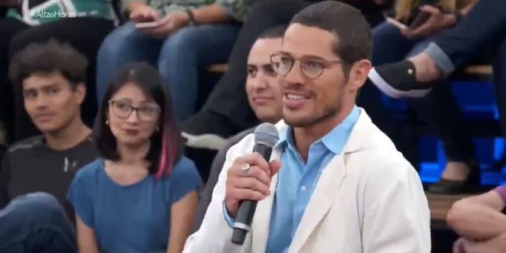 No Altas Horas, José Loreto desaba sobre o que foi obrigado a assumir: "Eu estava preparado"
