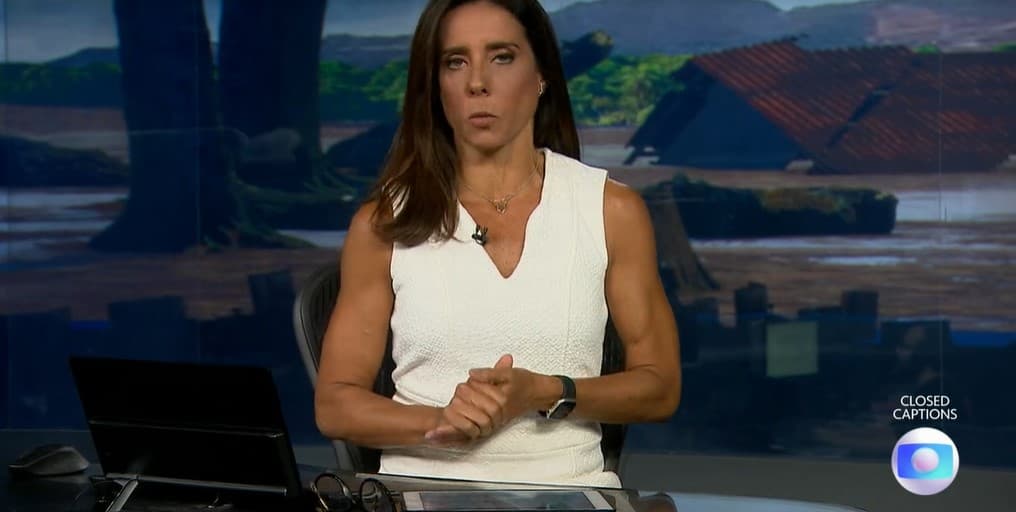 Mônica Teixeira comandou o Jornal Nacional ao lado de Flávio Fachel (Foto: Reprodução/ Globo) Mônica Teixeira comandou o Jornal Nacional ao lado de Flávio Fachel (Foto: Reprodução/ Globo)