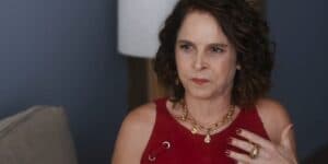 Núbia em cena da novela Travessia Núbia em cena da novela Travessia