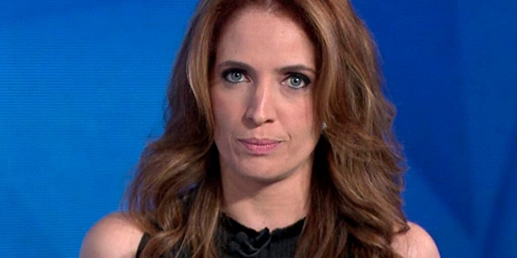 Poliana Abritta, do Fantástico, surge no SBT e Chris Flores dá recado em programa ao vivo