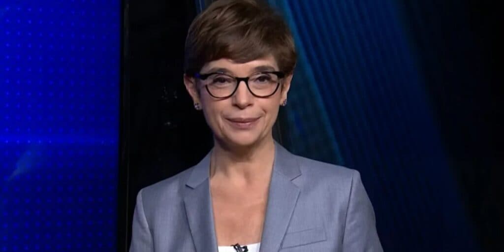 Após meia noite, Renata Lo Preto se volta as câmeras e expõe recado que deixou a jornalistas do JN