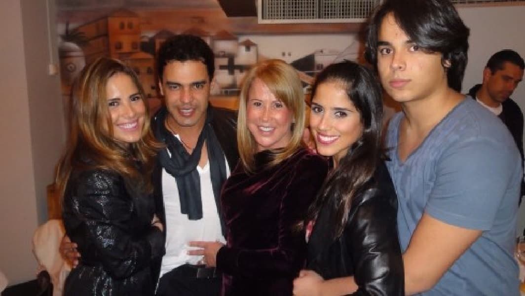 http://tvfoco.uai.com.br/wp-content/uploads/2015/05/Daniela-Mercury.jpg