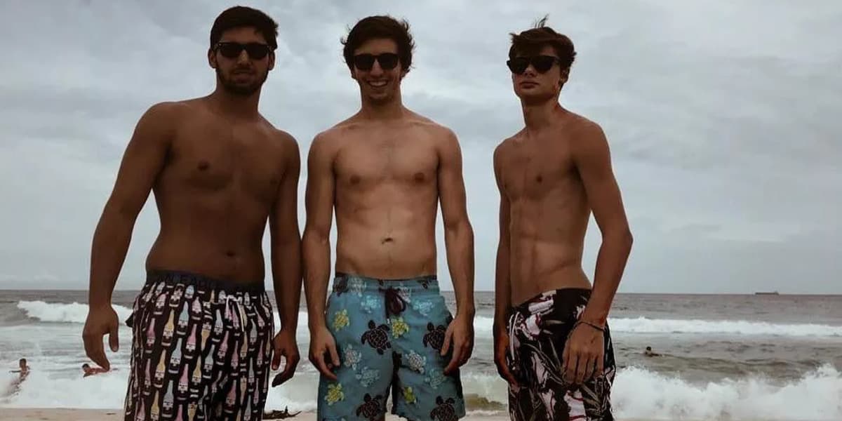 jovem cresceu e se tornou um homem lindo e musculoso (Foto Reprodução/Instagram)