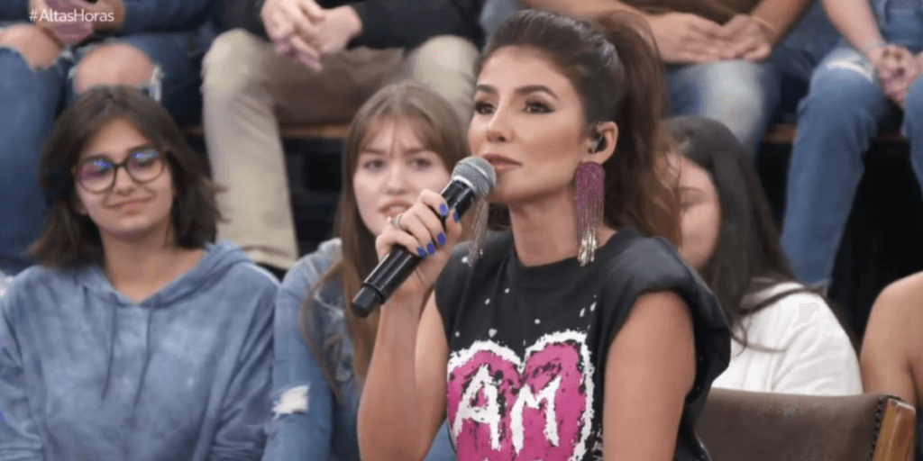 Paula Fernandes não se aguenta no "Altas Horas" com despedida e respira fundo: "Último momento"