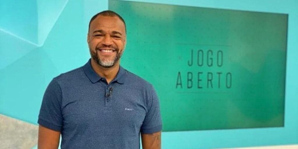 Denílson convoca comentarista do Jogo Aberto para programa fora da Band e avisa: “É o próximo”