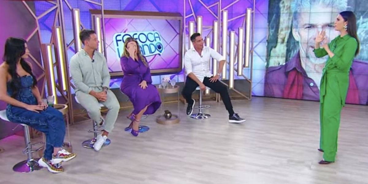 Gabriel Cartolano, Gabriela Cabrini, Flor, Chris Flores e Léo Dias no Fofocalizando (Foto: SBT)