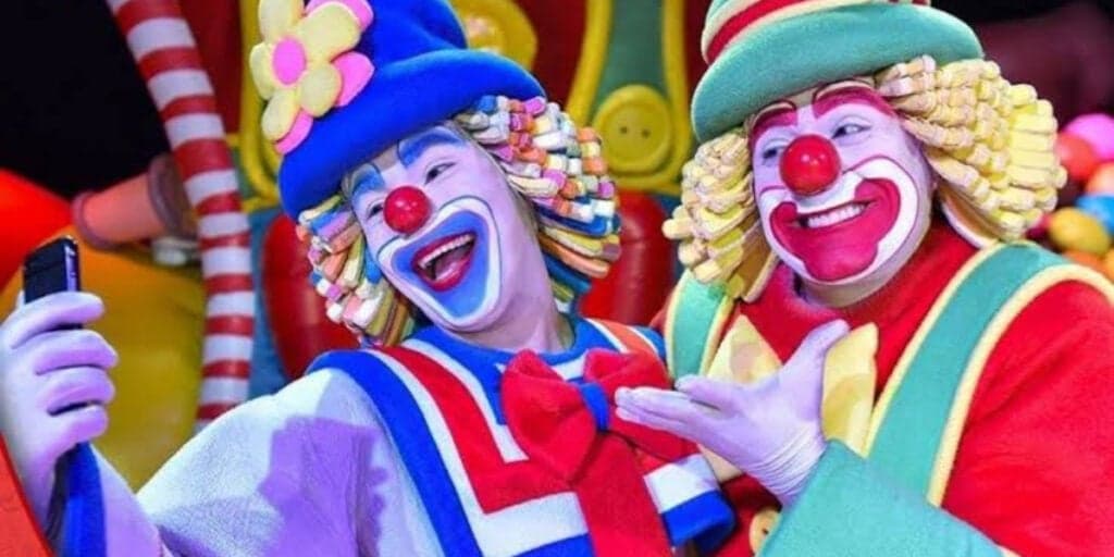 Foto divulgada de Patati e Patatá sem maquiagem nenhuma é difícil de acreditar: "São lindos"