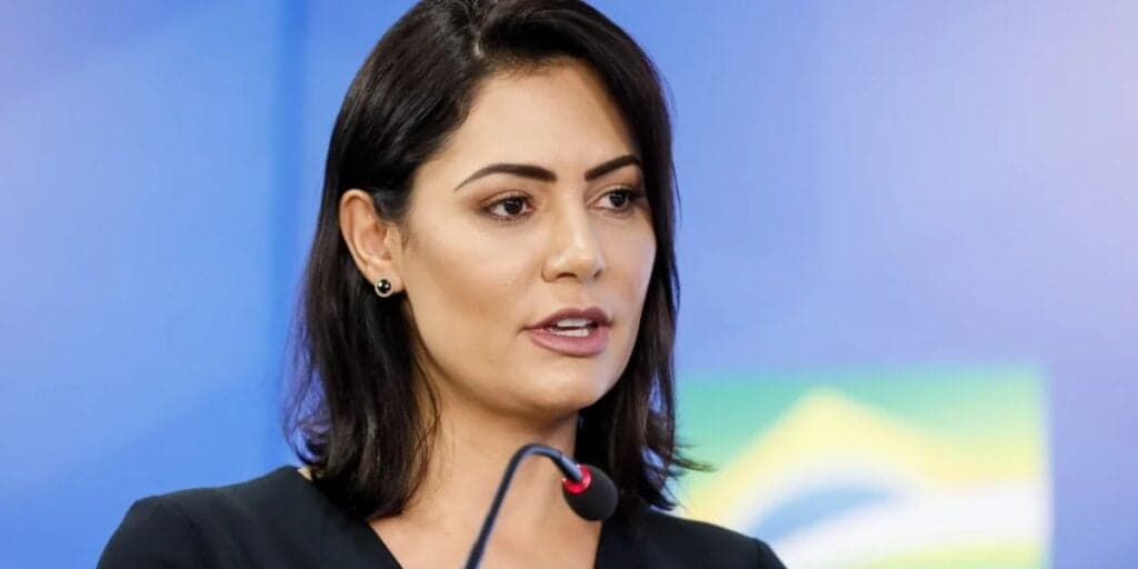 Morando de aluguel, Michelle Bolsonaro vira vendedora de produtos de cosméticos para viver