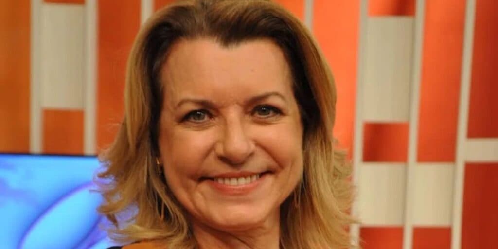 Mais velha, irreconhecível e público apontando cabelo estranho: assim está Olga Bongiovanni, fora da Band