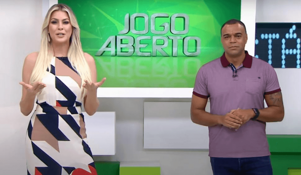 http://tvfoco.uai.com.br/wp-content/uploads/2015/05/Daniela-Mercury.jpg