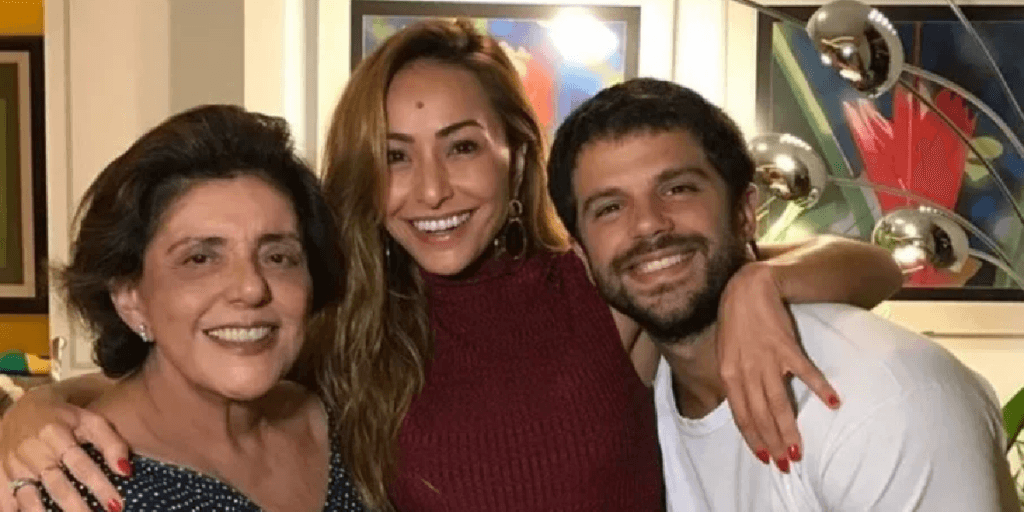 "Meu filho é guerreiro, estamos juntos nessa batalha", Ex sogra de Sabrina Sato fala a verdade de separação