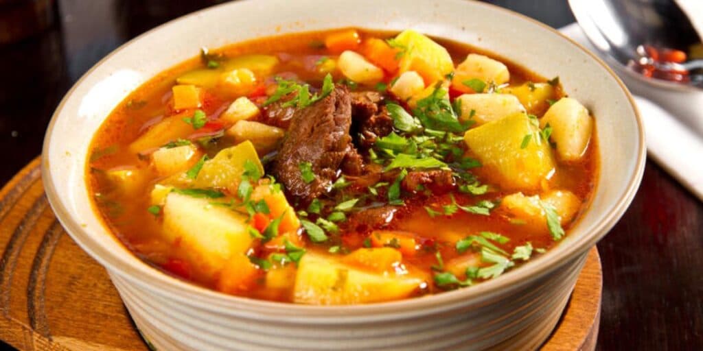 Sopa fica em último lugar como a refeição mais odiada no Brasil; saiba qual é a primeira
