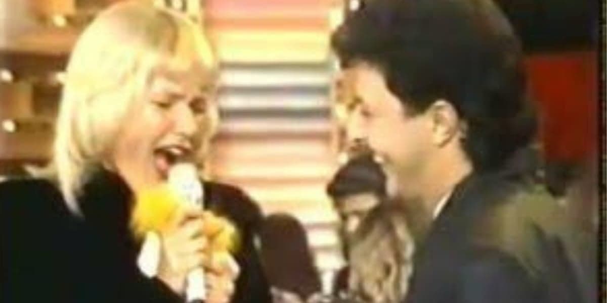 http://tvfoco.uai.com.br/wp-content/uploads/2015/05/Daniela-Mercury.jpg