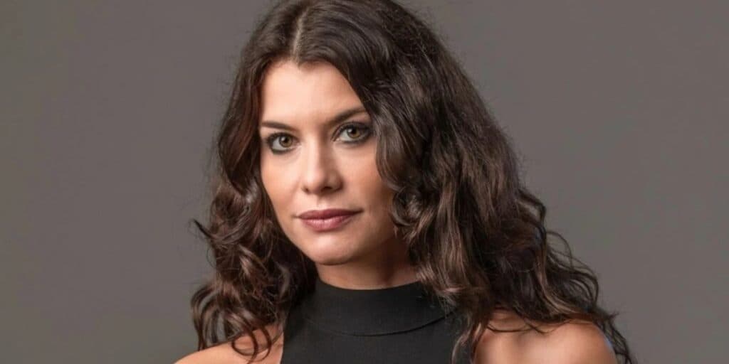 Sem medo, Alinne Moraes, contratada da Globo, detona programa da emissora e dispara: “Não deveria assistir”
