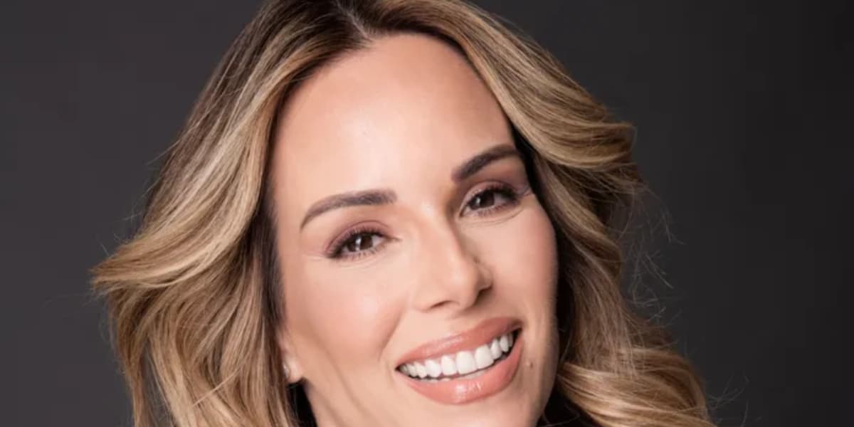 http://tvfoco.uai.com.br/wp-content/uploads/2015/05/Daniela-Mercury.jpg