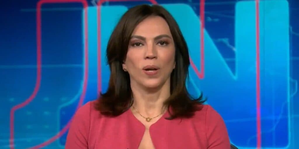 Ana Paula Araújo faz anúncio no estúdio do Jornal Nacional e confirma despedida na Globo: "Encerrando"