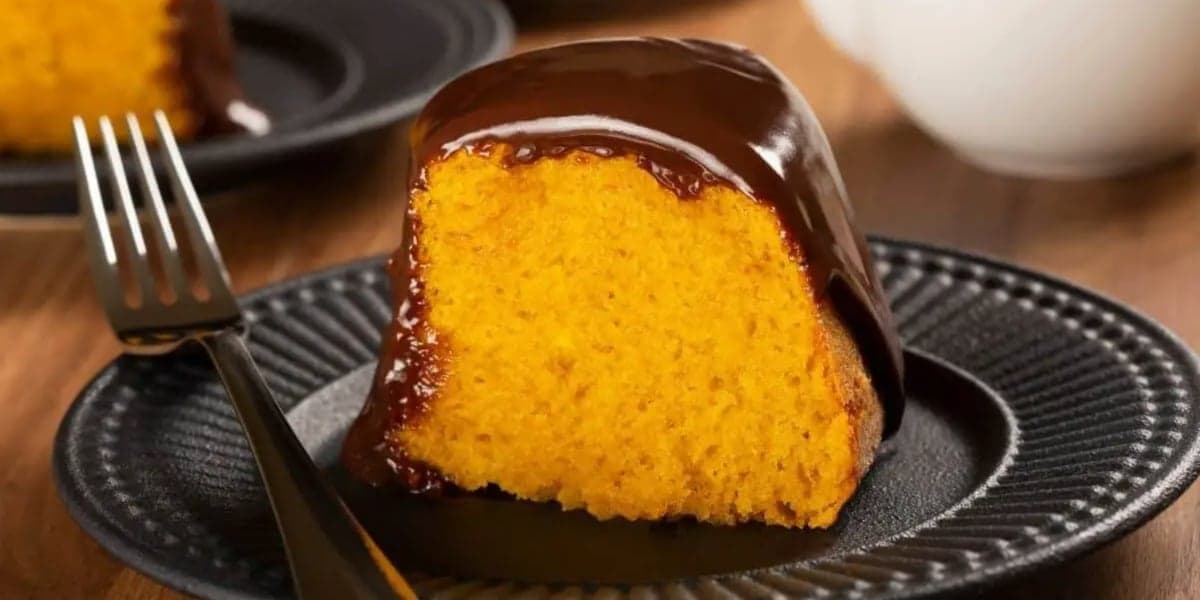 Bolo de cenoura delicioso e pronto em minutos - Foto: Reprodução/internet