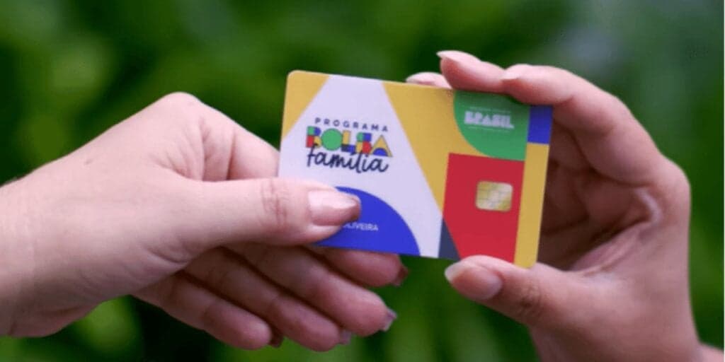 Grande VITÓRIA aos beneficiários do Bolsa Família: Benefício volta a ser pago com valor EXTRA